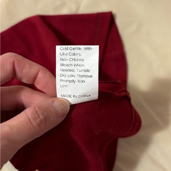 Red tank - Picture 4 of 4